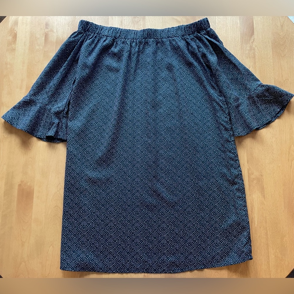 Off the Shoulder Women’s Print Dress with Bell Sleeves. Size Medium. NWOT